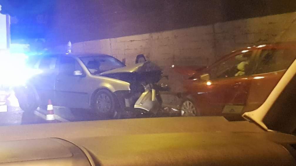 Teška saobraćajna nesreća u tunelu Karaula kod Žepča, ima povrijeđenih!