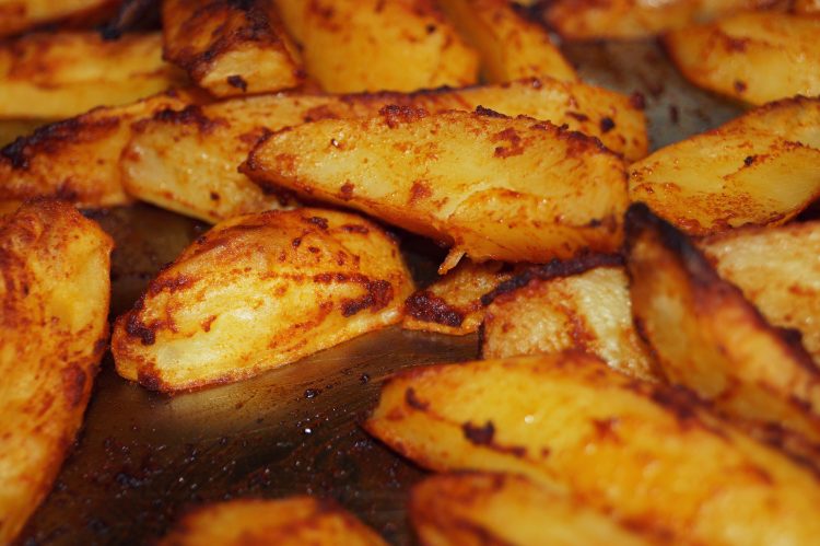 Nevjerovatan kulinarski trik: Uz ovaj sastojak pečeni krompir uvijek ispadne hrskav i ukusan