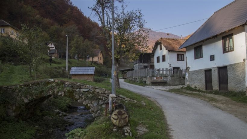 Biser kakvog malo gdje ima, a nadomak Sarajeva: Selo srednjovjekovnih rudara i kovača; Sedam kuća nacionalni spomenik BiH