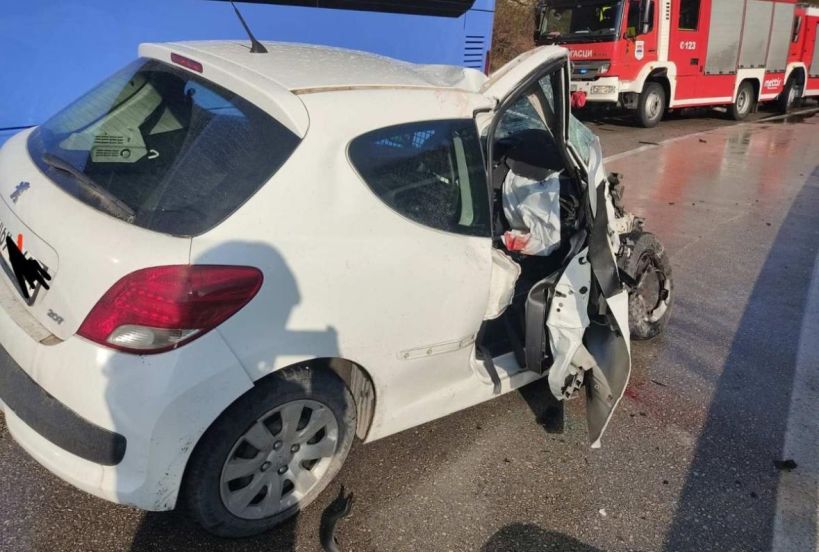 Novi detalji teške nesreće: Tuga u BiH, poginula jedna osoba, nekoliko osoba zadobilo teže povrede