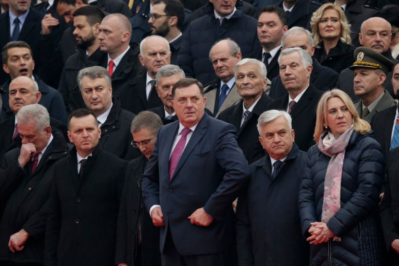 Jedan od najuglednijih svjetskih medija New York Times piše: “Gospodin Dodik nije usamljen u svojim radikalnim namjerama”
