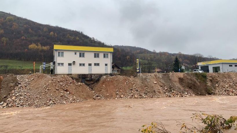 Vlasnik benzinske pumpe u Vojkovićima obratio se javnosti: “Situacija sa objektom je takođe stabilna”