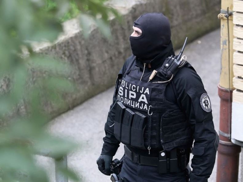 SIPA uhapsila tri osobe zbog sumnje na prodaju robe “na crno”