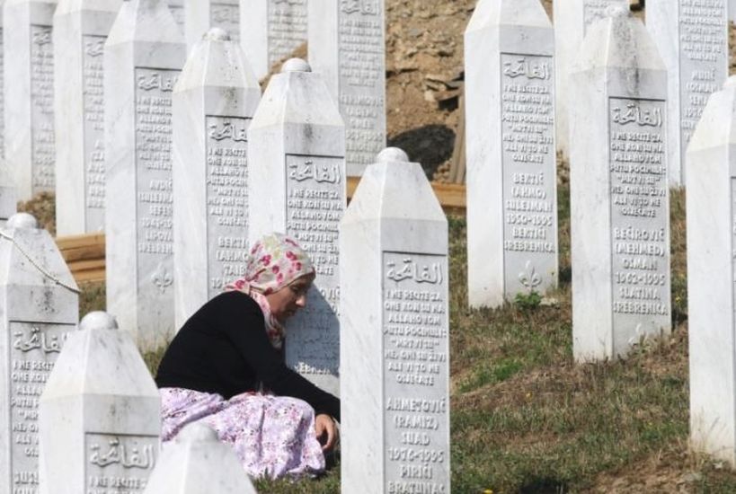 Ugledni Washington Post otvoreno piše: “Srebrenica je danas grad u kojem žrtve genocida žive zajedno sa sugrađanima koji ga poriču”