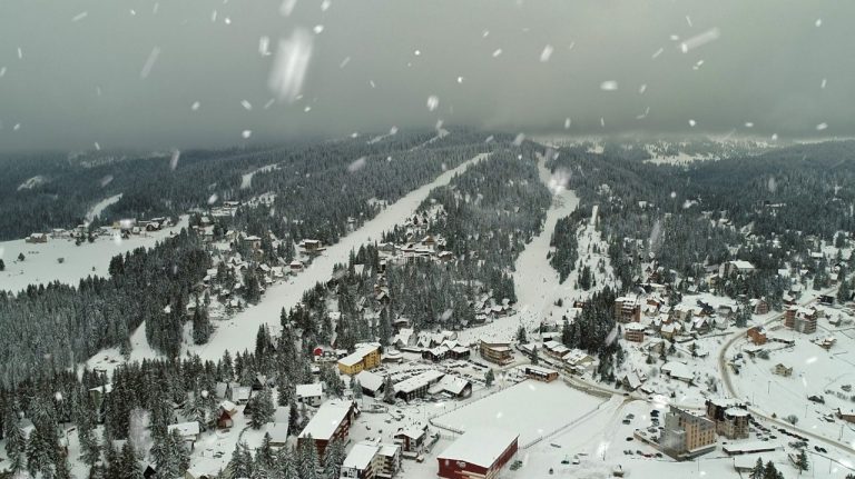 Malo osvježenja u ove tople dane ne škodi: Pogledajte fantastične snimke Vlašića iz zraka koji su nastali zimi, bosanska ljepotica izgleda prelijepo!
