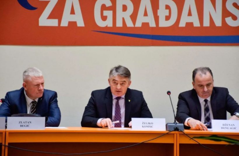 Demokratska fronta komentarisala sporazum Dodika, Čovića i Osmorke: “Izuzetno zabrinjavajuću smatramo stavku sporazuma koja se odnosi na izmjene Izbornog zakona”