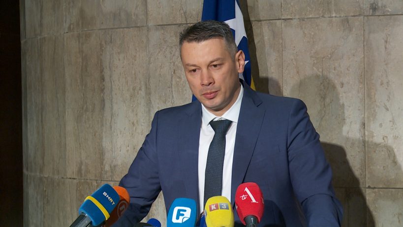 Ministar sigurnosti BiH Nenad Nešić oštro uzvratio ministru MUP-a FBiH Rami Isaku: “Nema snagu, ovlaštenja i nadležnost da spriječi okupljanje na entitetskoj liniji”