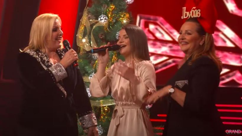 Kandidatkinja u takmičenju Zvezda Granda toliko dobro pjevala da su Snežana i Ana “morale” doći na scenu i biti uz nju