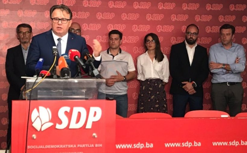 Žurna poruka SDP-a BiH, javno su poručili šta zahtjevaju: Pozivamo DF i SDBiH da prekinu koaliciju s PDA u Lukavcu, a njihovi kadrovi da podnesu neopozive ostavke