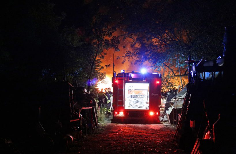 Detalji velike tragedije u BiH izašli su na vidjelo: Vatrogasac bez opreme skočio u vatru po djevojčicu
