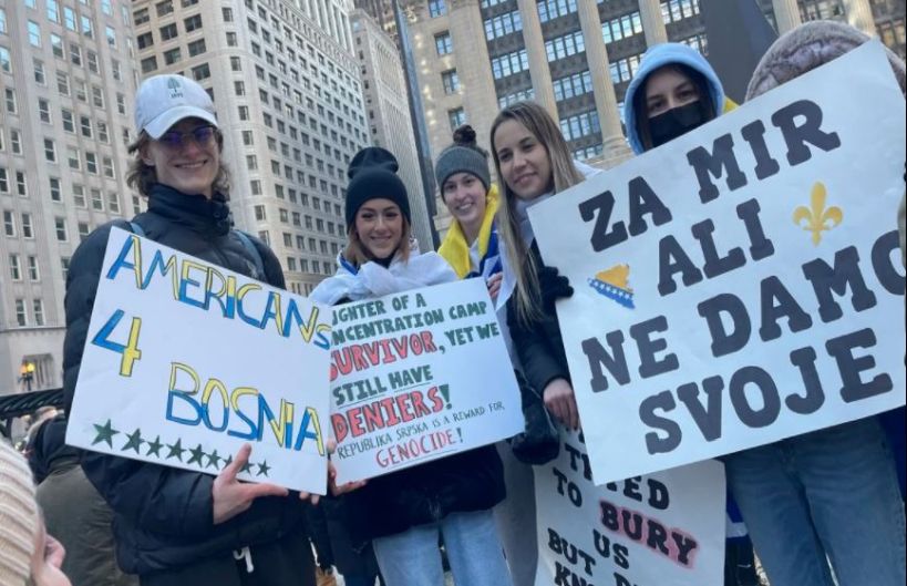 “Mladost izašla na ulice i javno iskazala svoj sud”: Bosanci u Americi organizovali proteste “Za mir, ali ne damo svoje”