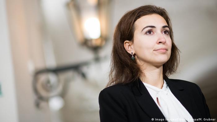 Kriza u austrijskoj dijaspori: Pokrenut postupak protiv ministrice Alme Zadić, oglasili se iz njenog kabineta, sumnja se da je plagijat njen doktorat