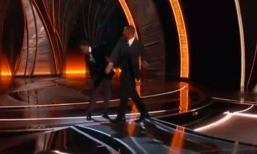 Veliki incident na dodjeli Oscara: Will Smith ošamario Chrisa Rocka jer mu je uvrijedio suprugu…