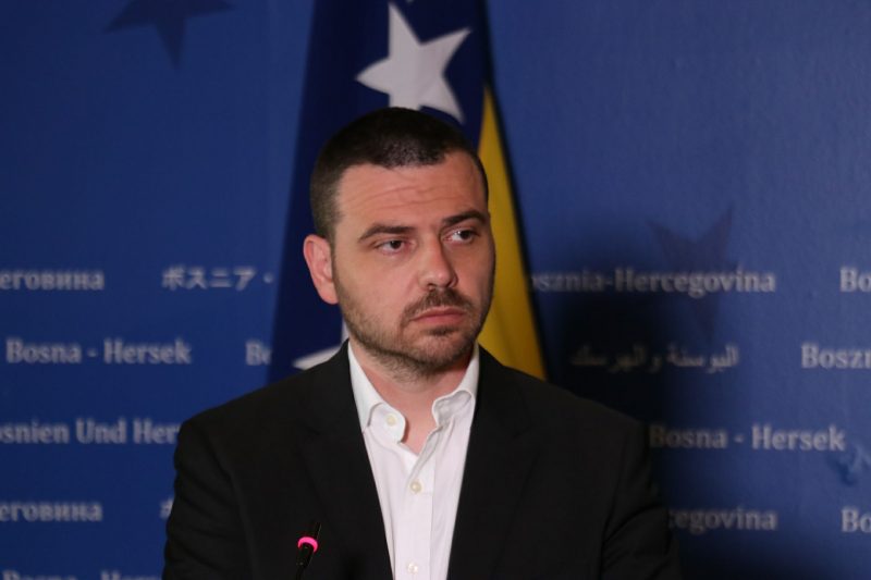 Saša Magazinović “uzburkao duhove” izjavom: “Tačno je sve iz medija, visoki predstavnik Christian Schmidt se konsultuje da izađe u susret HDZ-u”