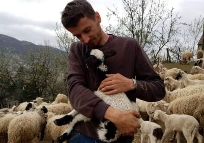 Dobitnik nagrade “Graham Bamford” Huso Sinanović, istinski heroj: Dugo sam bez stalnog posla, živim od malog stada ovaca
