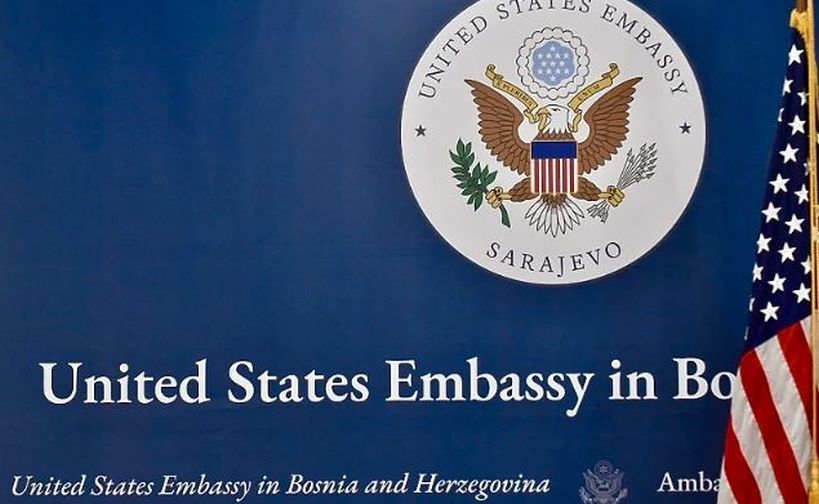 Američka ambasada u BiH se oglasila o prijetnjama visokom predstavniku Schmidtu: “Jasno je iz video snimka…”