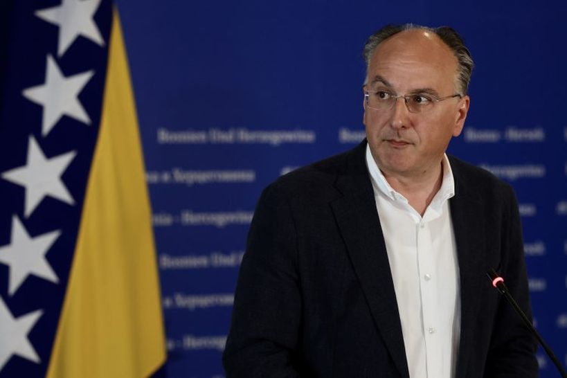 Ambasador BiH u Njemačkoj Damir Arnaut ustvrdio: “BiH nije proglasila pobjedu, a Rezolucija je…