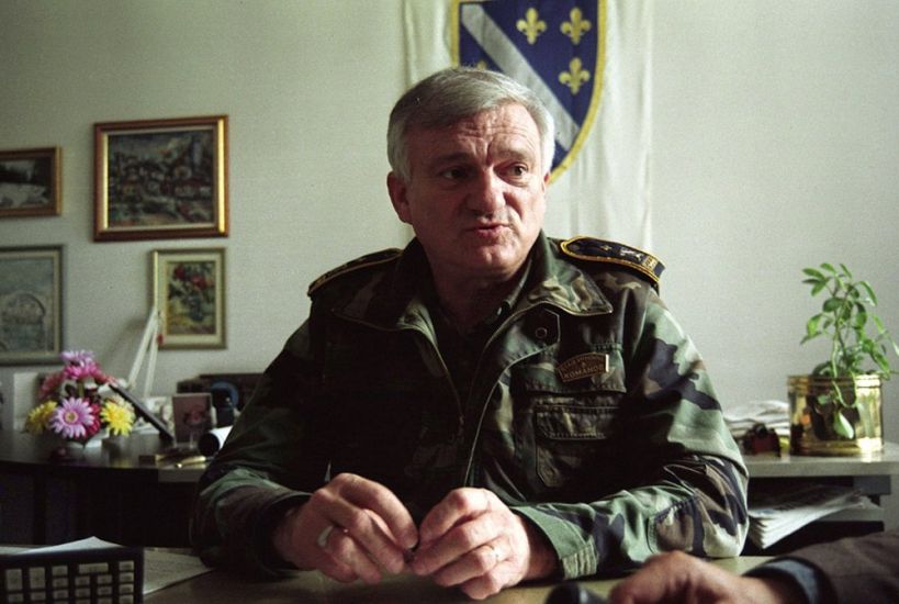 Godišnjica smrti generala Jovana Divjaka: Heroj odbrane BiH koji je u miru stvarao vojsku obrazovanih