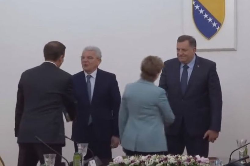 Predsjedništvo BiH dočekalo delegaciju Kongresa SAD, senatorica poručila Dodiku: “Drago mi je što vas opet vidim”