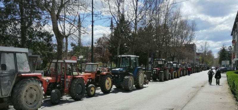 Bunt nezadovoljnih bh. poljoprivrednika, apsolutno ne kriju ljutnju, s traktorima su izašli na ulice Živinica