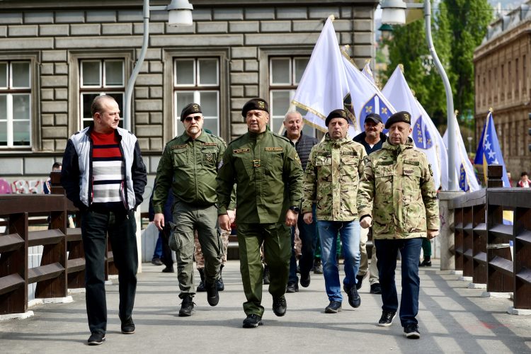 Zelene beretke poručuju: “Branili smo gole živote, sada nas žele izjednačiti s agresorom”