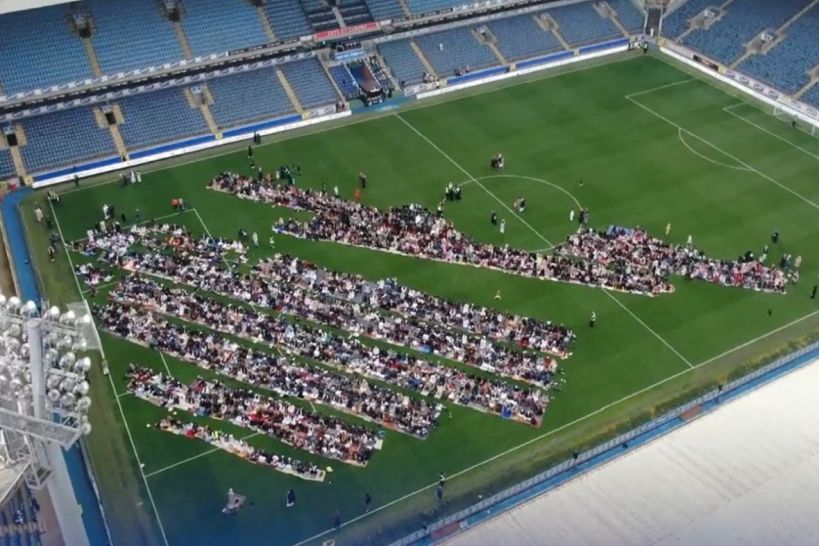 Engleski klub oduševio svijet jednim potezom: Čelnici otvorili kapije stadiona kako bi muslimani klanjali bajram-namaz