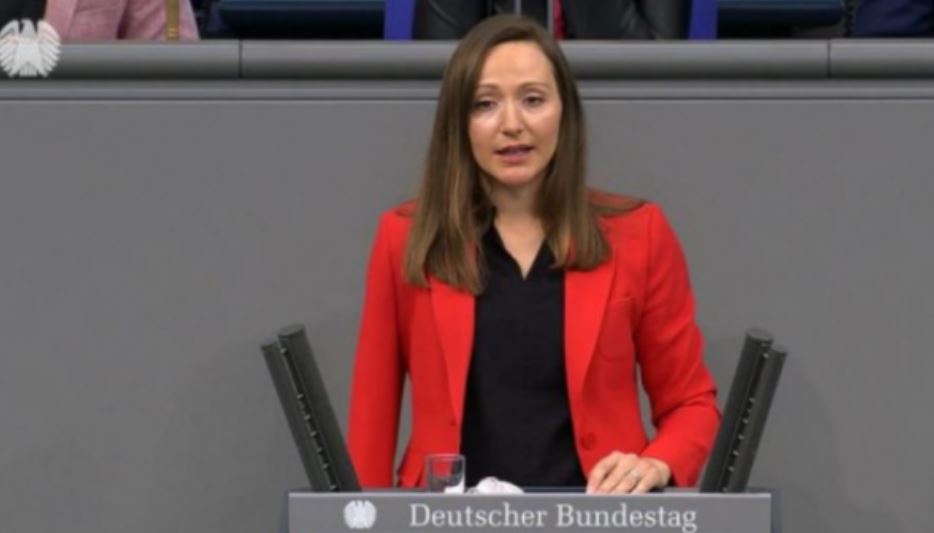 Zastupnica u njemačkom Bundestagu, Bosanka Jasmina Hostert “diže na uzbunu”: “5 do 12 je dragi moji Bosanci”