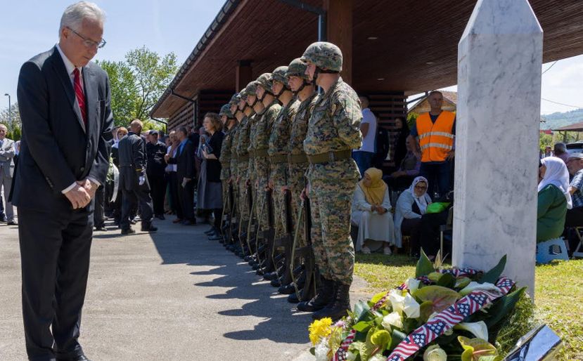 Američki ambasador Michael Murphy jako snažno poručio u Bratuncu: Priznavanje utvrđenih činjenica o prošlosti je od suštinskog značaja za bolju budućnost!