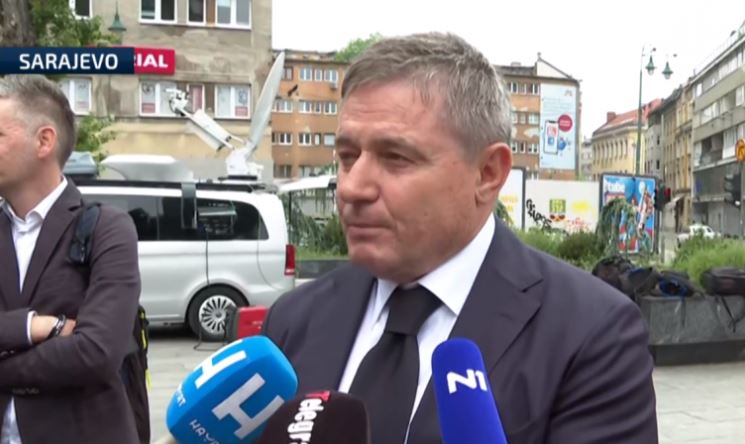 Selektor Srbije Dragan Stojković Piksi stigao u Sarajevo, posljednja poruka Osimu: “Šefe hvala ti za sve i uživaj u raju!”