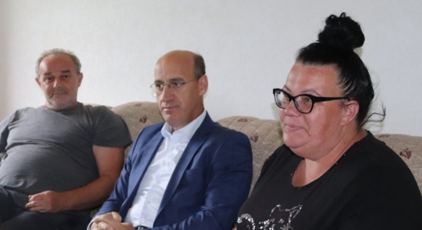 Potpredsjednik RS Ramiz Salkić posjetio porodicu pretučenog dječaka i uputio poruku policiji i rukovodstvu škole