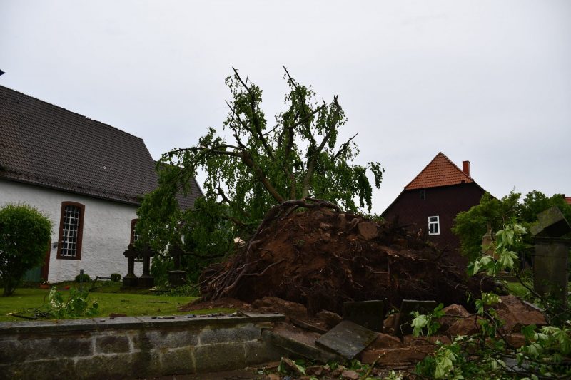 Snažan tornado poharao Njemačku i izazvao veliku štetu, desetine povrijeđenih