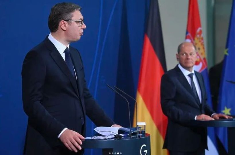 Vučić nakon sastanka sa kancelarom Njemačke “na čudan način spustio loptu” pa sramežljivo rekao: Nećemo uzrokovati nikakve probleme