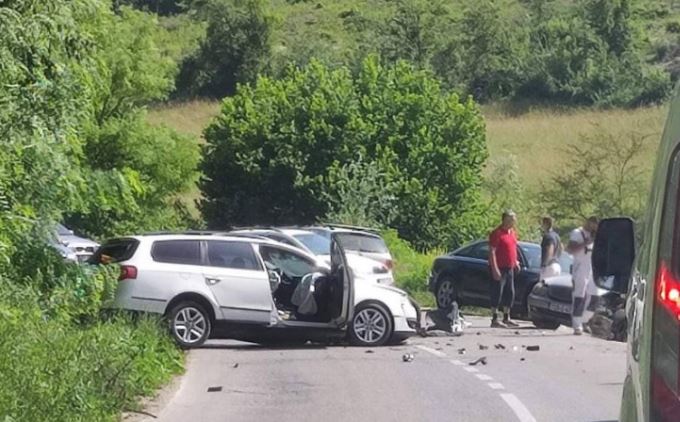Teška saobraćajna nesreća u naselju Tešanjka kod Tešnja, policija otkrila prve informacije