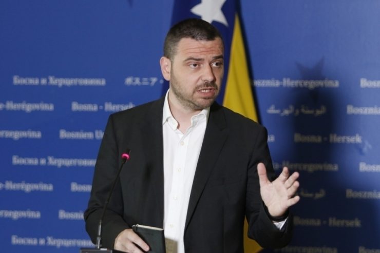 Saša Magazinović jako žestoko poručio: “Ovdje nema ni Srba, ni Hrvata, ni Bošnjaka, ni Ostalih, ni entiteta – cijena goriva je za svakoga jednaka”