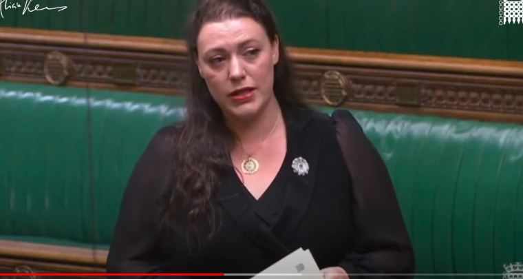 Pogledajte snimak i emotivan govor zastupnice Alicie Kearns o BiH: Suze u parlamentu Ujedinjenog Kraljevstva tokom rasprave o Srebrenici