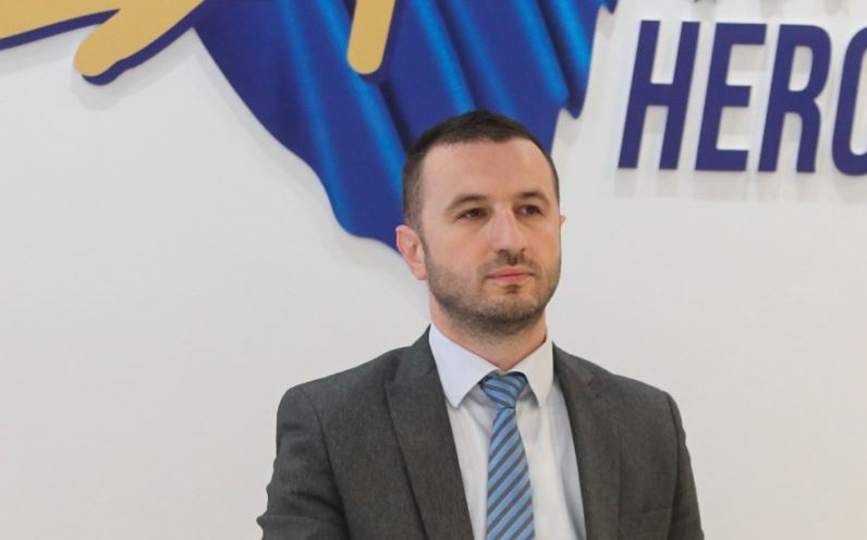 Banjalučki SDP javno pita Semira Efendića: “Gdje si bio tog dana kada si ubio ovog čovjeka?”