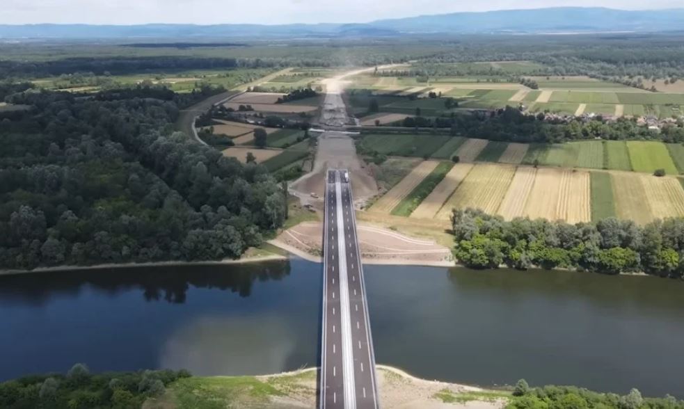 Pogledajte kako izgleda most na Savi kod Bosanske Gradiške koji spaja BiH i Hrvatsku