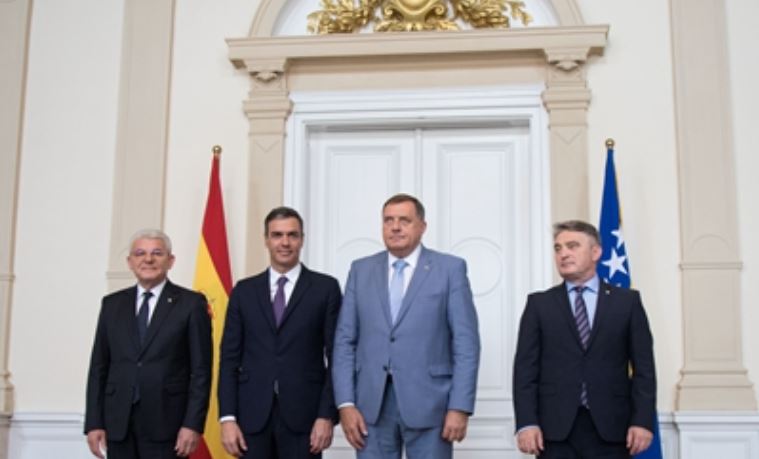 Premijer Španije Pedro Sanchez stigao je u Bosnu i Hercegovinu u jeku političke krize: Zatražio je od domaćih političkih lidera da ubrzaju proces unutrašnjih reformi