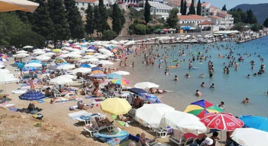 Vrlo ohrabrujuće informacije su stigle iz jedinog bh. grada na moru Neuma, oglasio se potpredsjednik Udruge hotelijera općine: “Sve hoteli su puni i gužva se ne smanjuje”