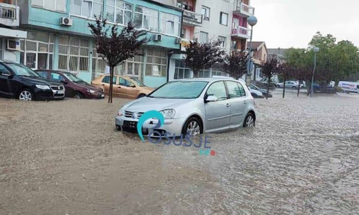 Nevrijeme praćeno grmljavinom stvorilo probleme u bh. gradu