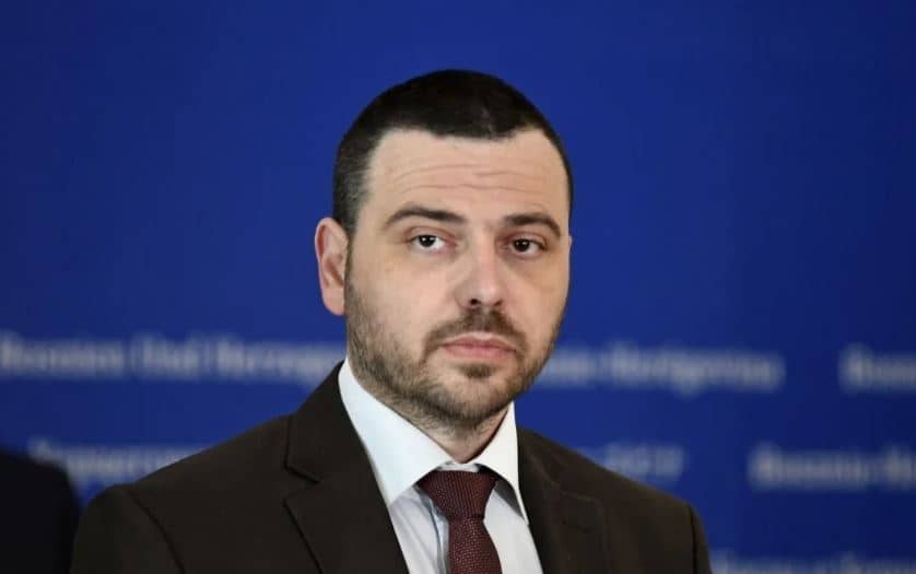Državni parlamentarac Saša Magazinović objelodanio na press konferenciji: “Zakon o ukidanju PDV-a na doniranu hranu je spreman i želimo ga što prije uputiti u proceduru”