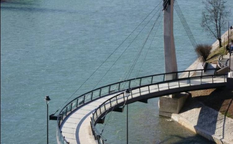 Drama u BiH: Žena pokušala izvršiti samoubistvo skokom s mosta, spasila je dva ribara