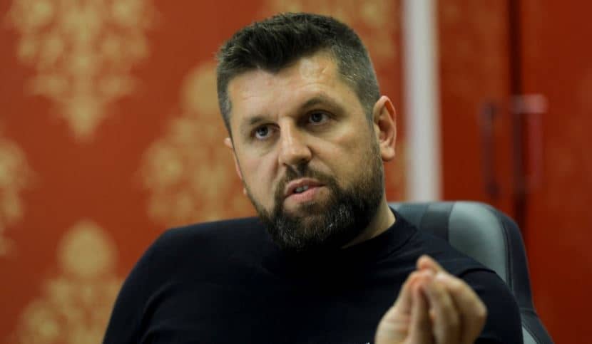 Ćamil Duraković okupio “ekipu”: “Ovo su naši zahtjevi, inače proglasite vanredno stanje”