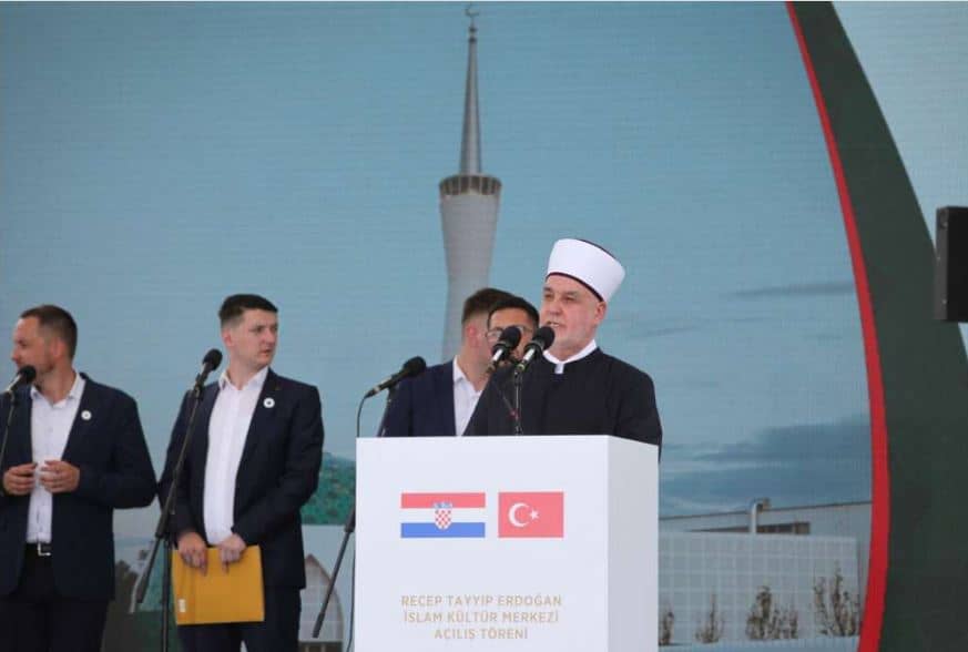 Reis Husein ef. Kavazović na otvorenju džamije u Sisku u Hrvatskoj: “Danas smo ovdje s muslimanima i katolicima, ujedinjenim u dobru i zajedništvu”