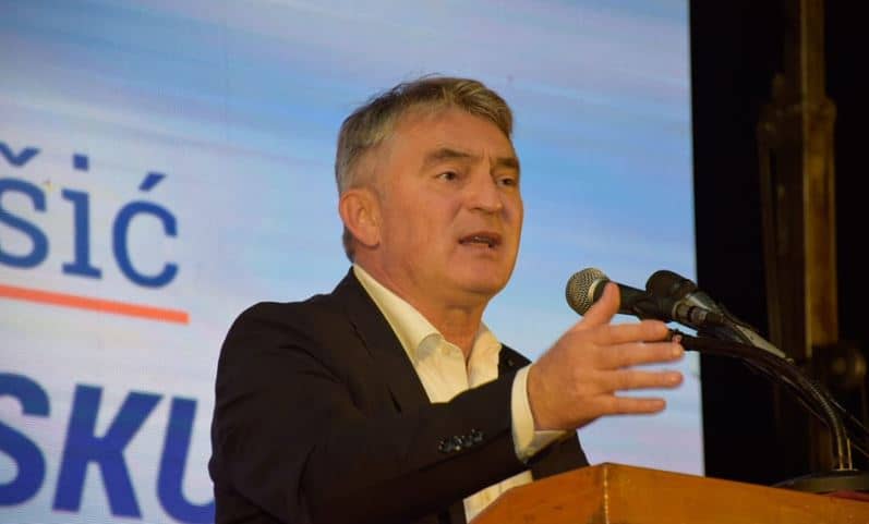 Željko Komšić se nije ustručavao ovo javno reći: “Pojedini stranci misle da smo mi u Bosni i Hercegovini od gume i da možemo kičmu saviti do poda”