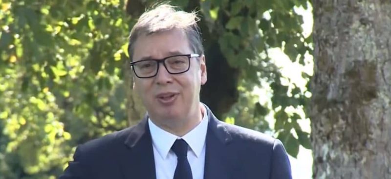 Vučić tako kaže: “U Srbiji, poslije glasanja o Rezoluciji, sve odjekuje od ponosa, muk…