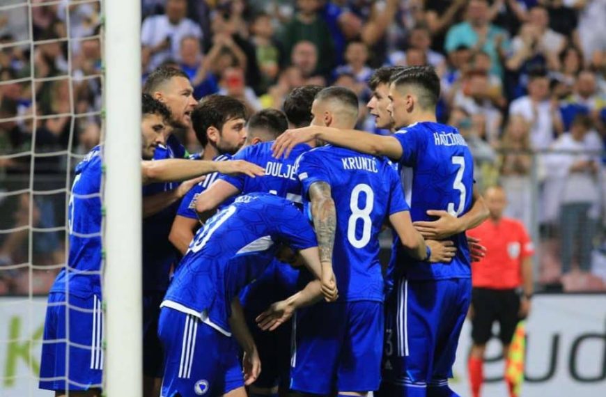 Fudbalska reprezentacija Bosne i Hercegovine će u polufinalu baraža za Euro igrati protiv Ukrajine