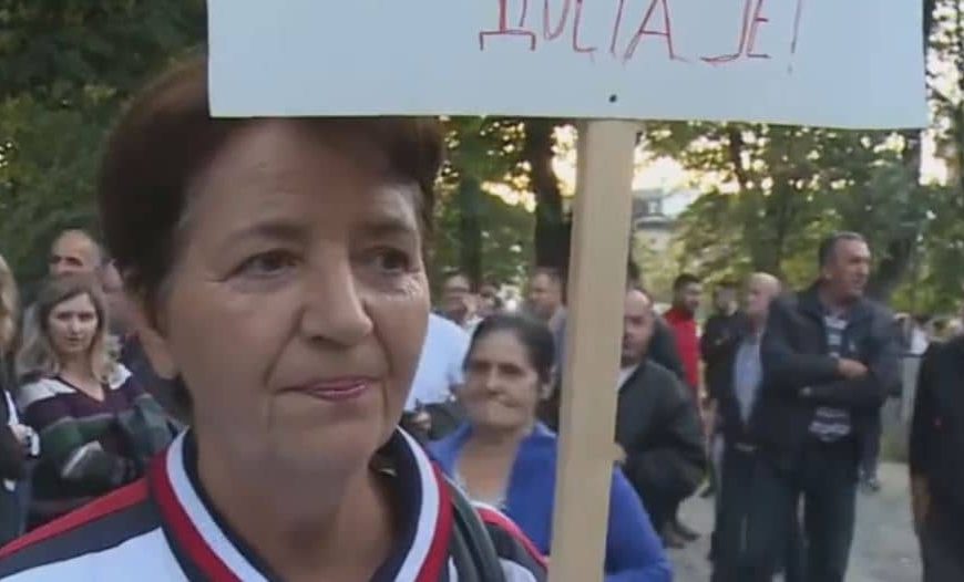 Pogledajte zanimljivu poruku sa protesta u Banja Luci: “Čovjek je ukrao ikonu a da ne ukrade Jelenin glas”