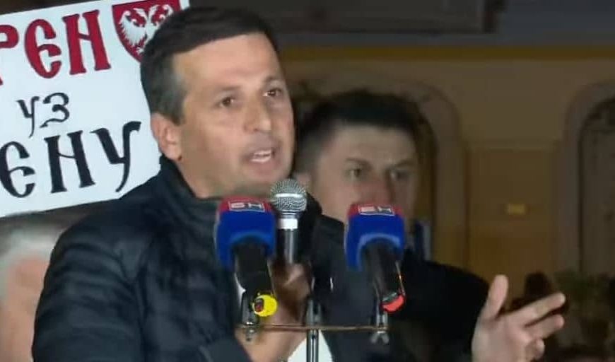 Nebojša Vukanović na protestima nasmijao prisutne: “Ako budu brojali još dva dana, bojim se prestiće me Nešić i Selak”