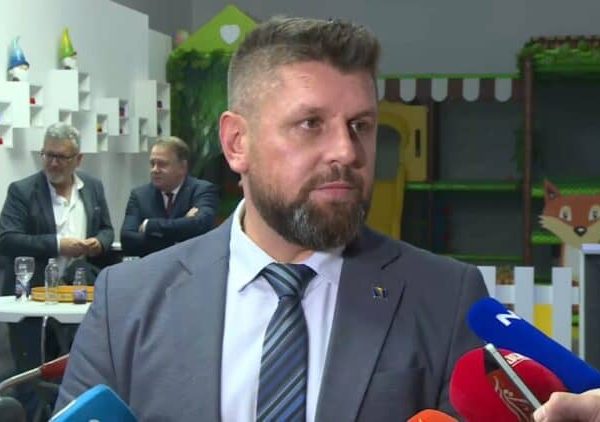Ćamil Duraković nakon okrutnog napada na povratnike u Višegradu: “Hitno…